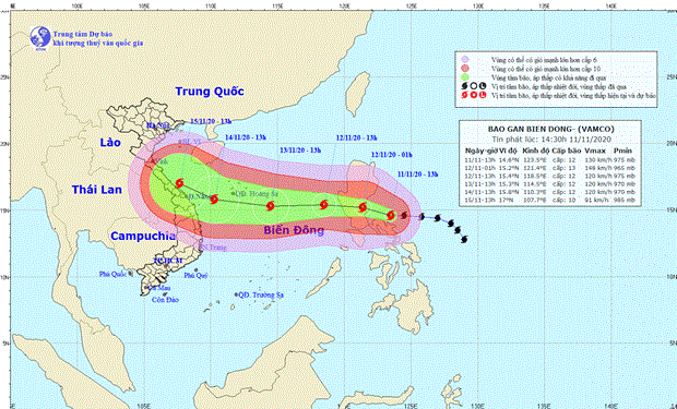 Тайфун “Вамко” войдет в Восточное море утром 12 ноября при скорости ветра до 133 км/ч, а затем ударит по центральному региону 15 ноября. (Фото: nchmf.gov.vn)