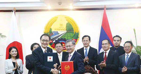 日本为老挝加强人力资源开发提供300万美元的援助资金