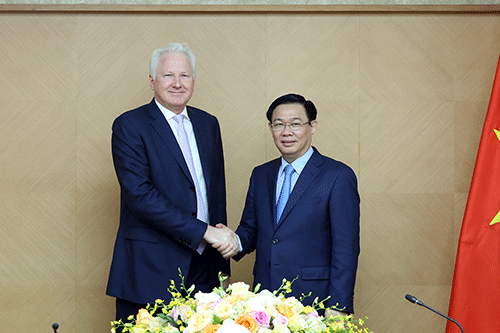 越南政府副总理王廷惠会见新加坡Clermont投资集团创始人理查德·詹德勒