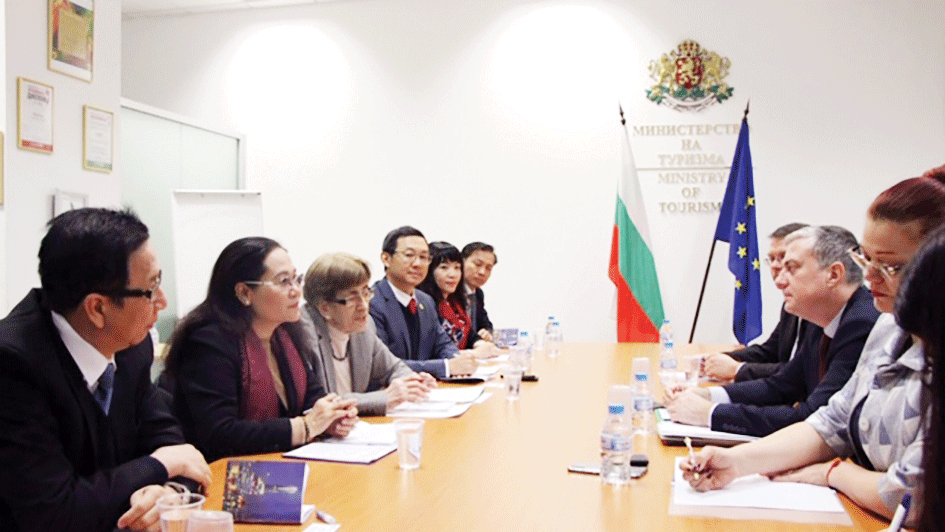 胡志明市高级代表团对保加利亚进行工作访问
