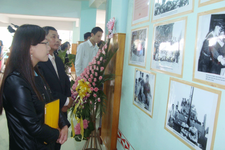 胡志明主席与海洋海岛——嘉莱省与海洋海岛图片展（图片来源：嘉莱报）