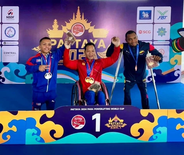 Le Van Cong of Vietnam (centre) and the two runners-up in the men's 49kg at the Pattaya World Cup 2024 in Thailand on May 8. (Photo courtesy of SAV)