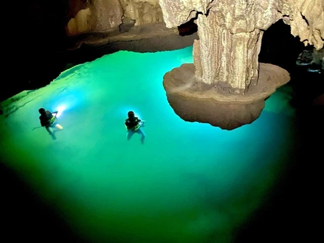 A new lake has been discovered inside the pristine Thung Cave within the World’s Natural Heritage Phong Nha-Ke Bang National Park in Quang Binh province. (Photo courtesy of Quangbinh Tourism)