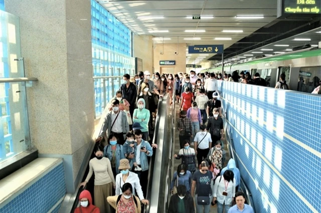 Passengers in Cat Linh Station of the Cat Linh-Ha Dong urban railway. (Photo: kinhtedothi.vn)