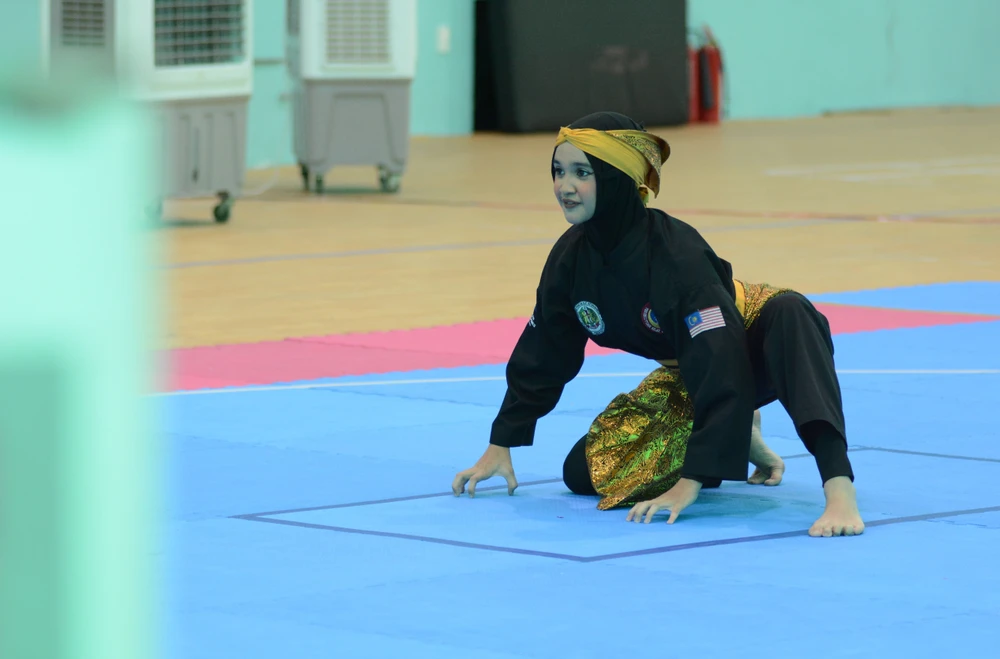 A Malaysian athlete in a performance event of Pencak Silat at the 13th ASEAN Schools Games in Da Nang on June 3. (Photo: VNA)