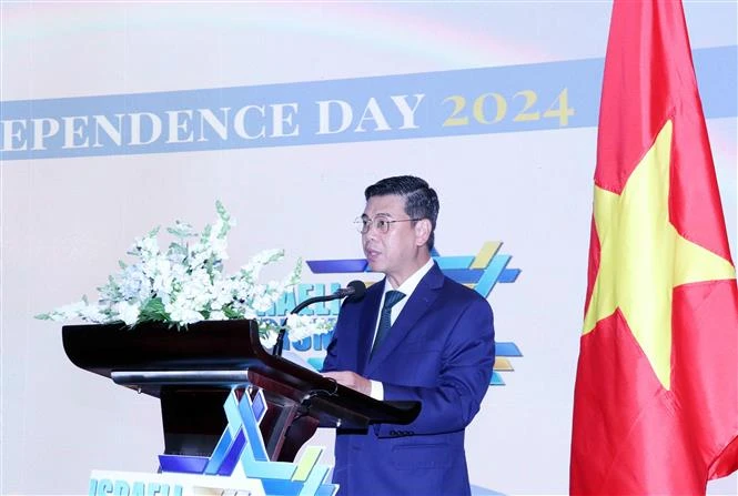 Vice Chairman of the HCM City People’s Committee Nguyen Van Dung speaks at the ceremony on June 18. (Photo: VNA)