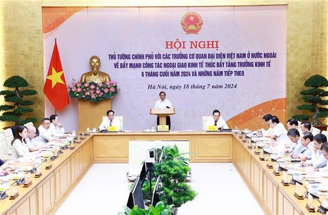 PM Pham Minh Chinh speaks at the meeting on economic diplomacy promotion on July 18. (Photo: VNA)