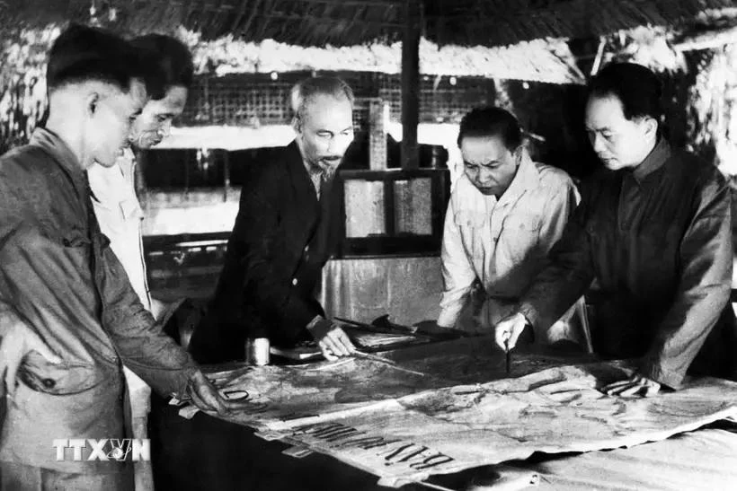 President Ho Chi Minh (centre), Commander-in-chief Gen. Vo Nguyen Giap (first, right), and other members of the Command of the Dien Bien Phu Campaign in 1954 (Photo: VNA)