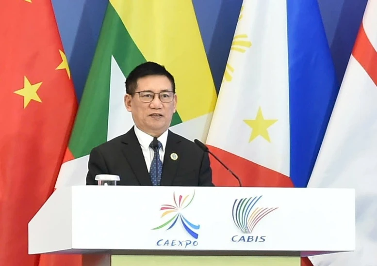 Deputy PM Ho Duc Phoc speaks at the opening ceremony of the 21st CAEXPO and CABIS in Nanning city on September 24. (Photo: Vietnam Government Portal)