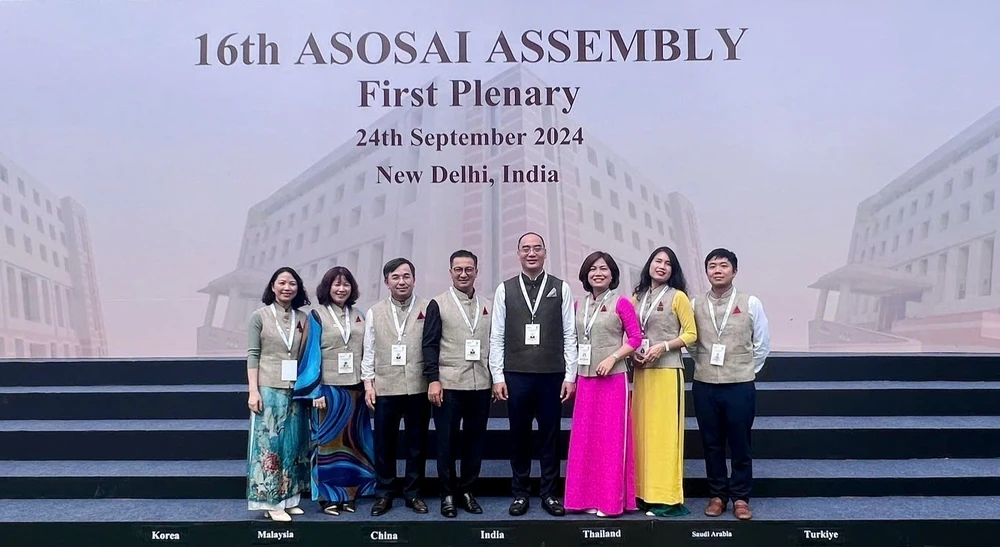 The delegation of the State Audit Office of Vietnam at the 16th ASOSAI Assembly in India (Photo: VNA)