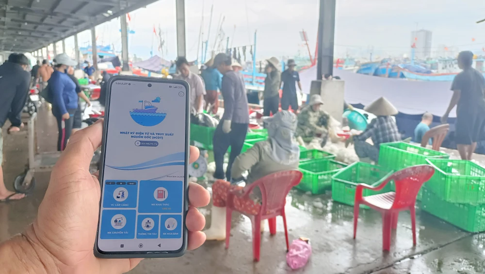 Port exit and entry procedures have been handled via the eCDT software for more than 3,000 fishing vessel excursions in Khanh Hoa province. (Photo: VNA)