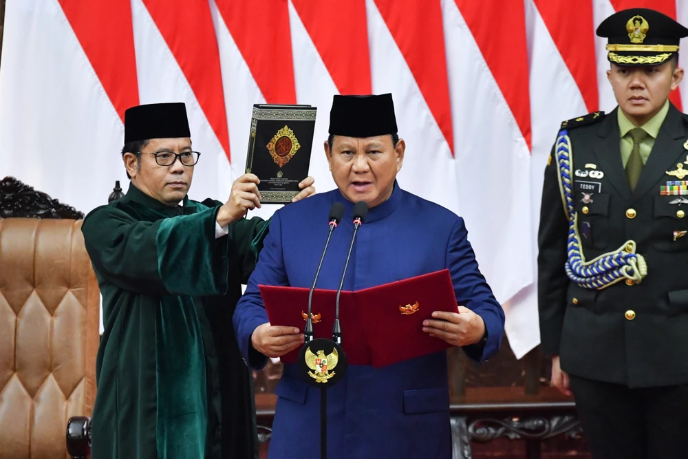 Prabowo Subianto takes the oath as the eighth President of Indonesia on October 20. (Source: VNA)