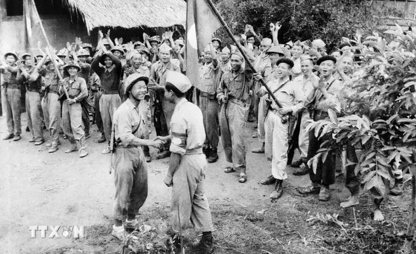 Soldiers of the Vietnam - Laos combatant alliance in the resistance war against France in 1950 (File photo: VNA)