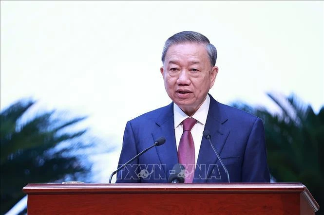 Le secrétaire général du Comité central du PCV et président vietnamien To Lam prend son discours d'investiture. Photo: VNA