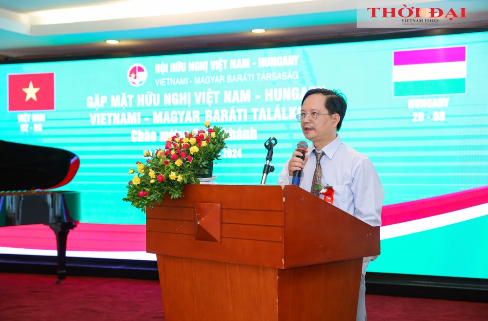 Le président de l'Association d'amitié Vietnam-Hongrie, Vu Hoang Linh, s'exprime à l'événement. Photo: thoidai.com