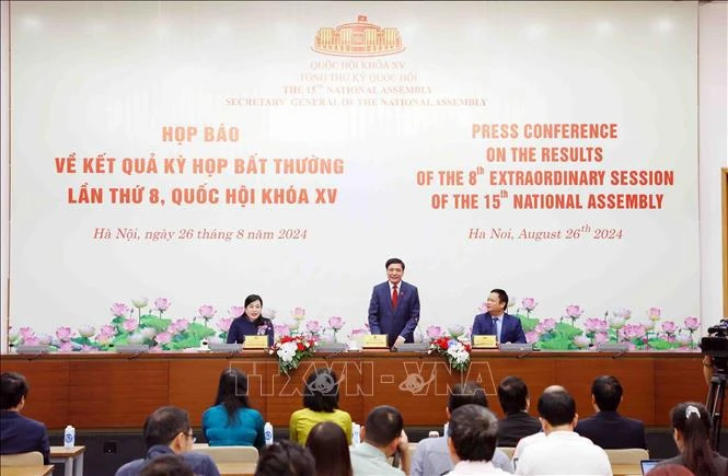 Le secrétaire général de l'AN et président du Bureau de l'AN, Bui Van Cuong, s'exprime à la conférence de presse. Photo: VNA