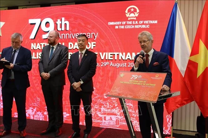 Le président du Sénat tchèque Miloš Vystrčil s'exprime à la cérémonie marquant le 79e anniversaire de la Fête nationale du Vietnam. Photo: VNA