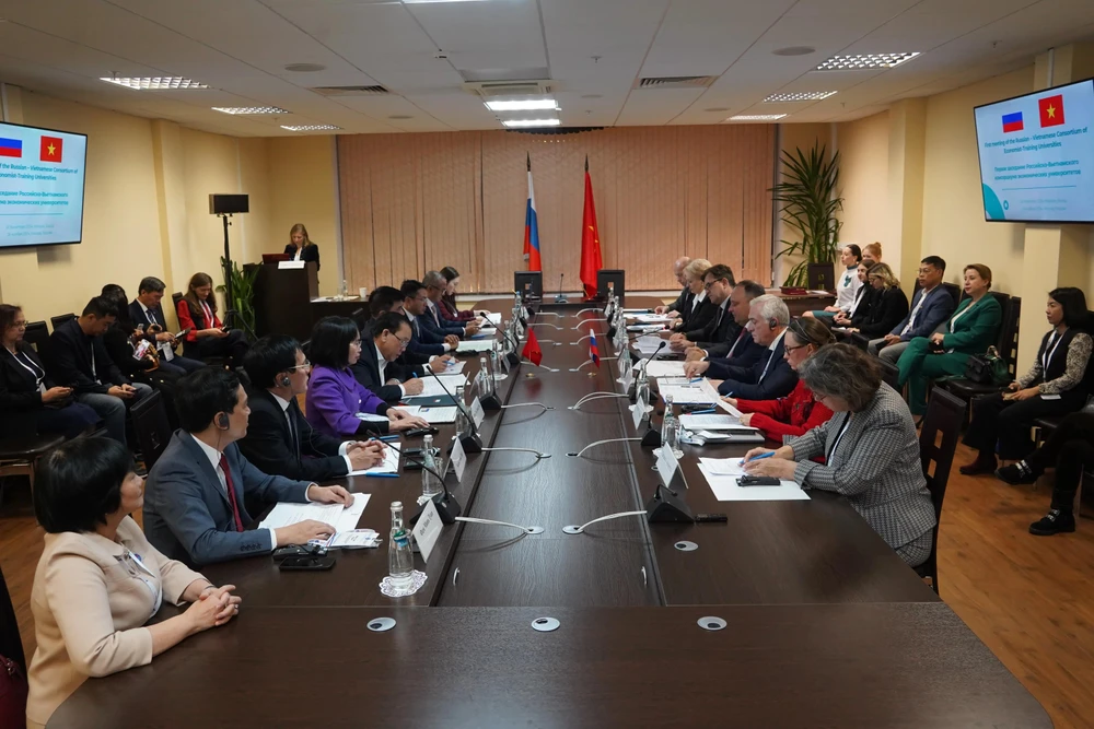 Panorama de la réunion de l'Association des universités économiques de la Russie et du Vietnam. Photo: VNA