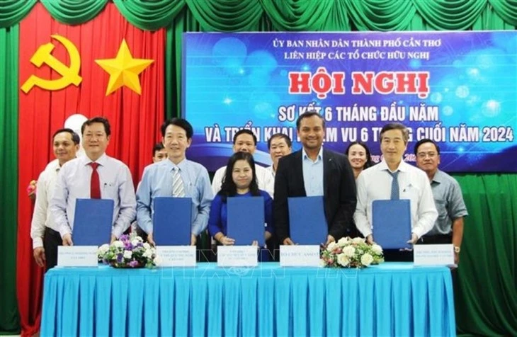 Inauguran en ciudad vietnamita centro de formación en energía verde. (Fuente: VNA)