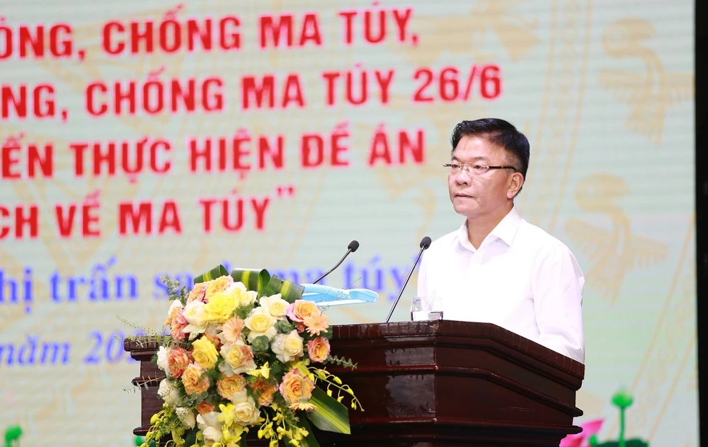 El viceprimer ministro vietnamita Le Thanh Long habla en el evento. (Fuente:VNA)