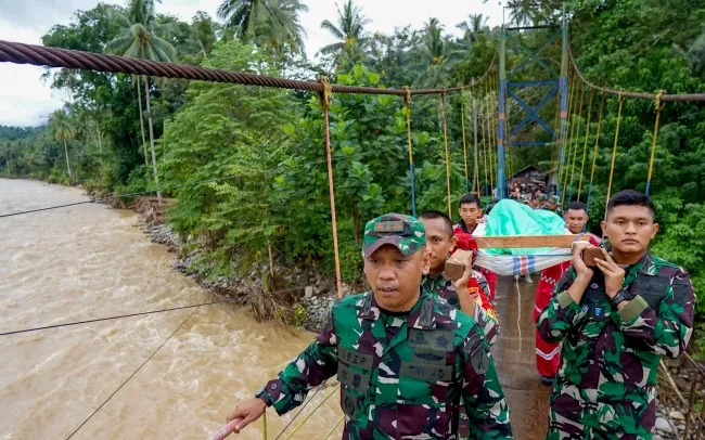 Fuerzas de rescate realizan actividades. (Fuente:AFP)