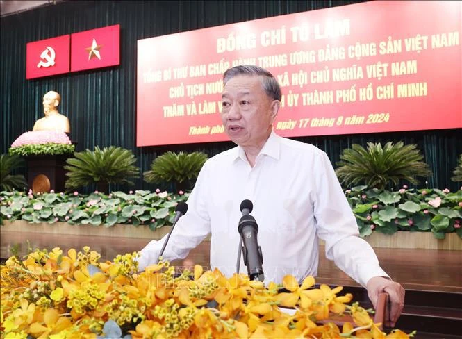 El secretario general del Partido Comunista (PCV) y el presidente de Vietnam, To Lam, habla en el encuentro. (Fuente:VNA)