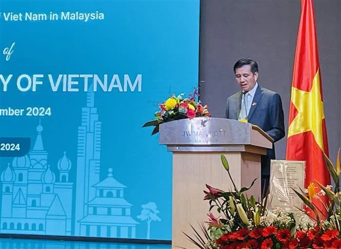 El embajador de Vietnam en Malasia, Dinh Ngoc Linh, habla en el evento. (Fuente: VNA)