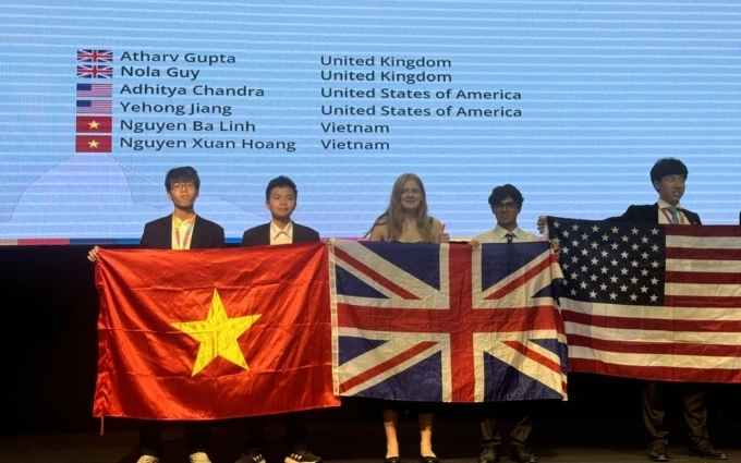 Estudiantes vietnamitas ganan medallas en la Olimpiada de Astronomía y Astrofísica. (Fuente: qdnd.vn)