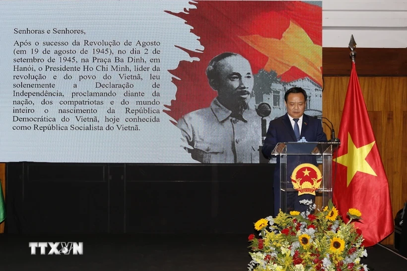 El embajador de Vietnam en Brasil, Bui Van Nghi, habla en el evento. (Fuente:Embajada de Vietnam en Brasil)