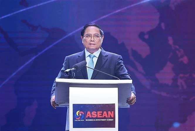 El primer ministro vietnamita, Pham Minh Chinh, habla en el evento. (Fuente: VNA)