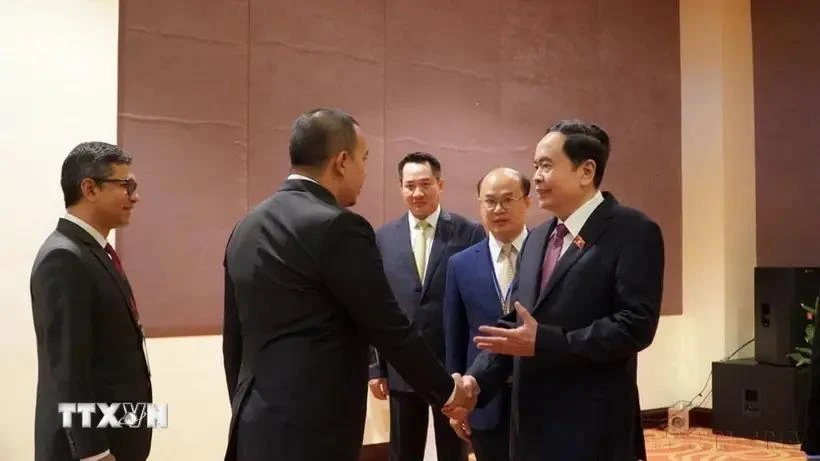 El vicepresidente permanente de la Asamblea Nacional de Vietnam, Tran Thanh Man (actual presidente), recibió a los jefes de delegaciones participantes en la 14 Conferencia del Grupo Asesor de la AIPA (AIPA Caucus 14), desarrollada en julio de 2023 en la isla de Phu Quoc. (Fuente:VNA)