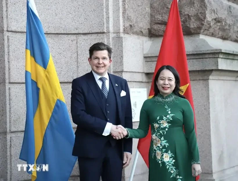 La vicepresidenta de Vietnam, Vo Thi Anh Xuan, se reúne con el titular del Parlamento de Suecia, Andreas Norlén. (Fuente: VNA)