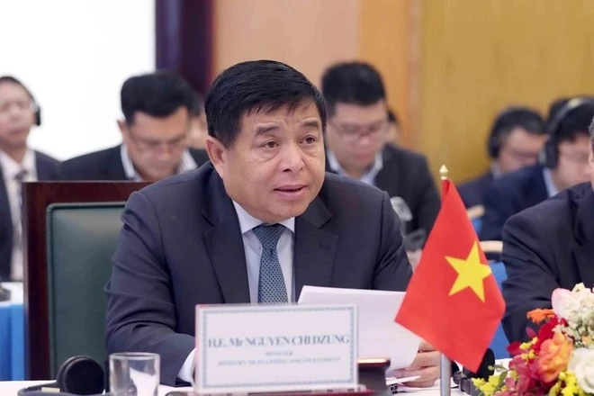 El ministro vietnamita de Planificación e Inversiones, Nguyen Chi Dung, habla en la reunión para lanzar la primera fase de la iniciativa conjunta Vietnam-Japón en la nueva era. (Foto: Vietnam+)