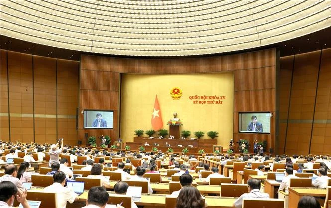 Durante una reunión del séptimo período de sesiones de la Asamblea Nacional de la XV Legislatura (Fuente: VNA)