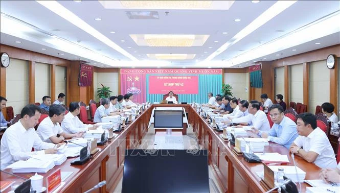 Durante la 42ª reunión de la Comisión de Inspección del Comité Central del Partido Comunista de Vietnam del XIII mandato (Fuente: VNA)