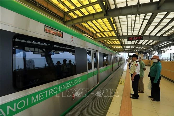 Se pone en funcionamiento el sistema ferroviario urbano. (Fuente: VNA)