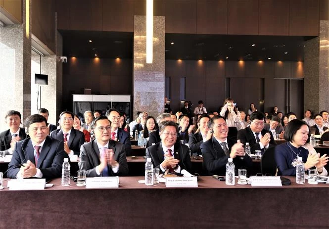 Durante la conferencia de promoción de inversiones de Khanh Hoa - Corea del Sur (Fuente: VNA)