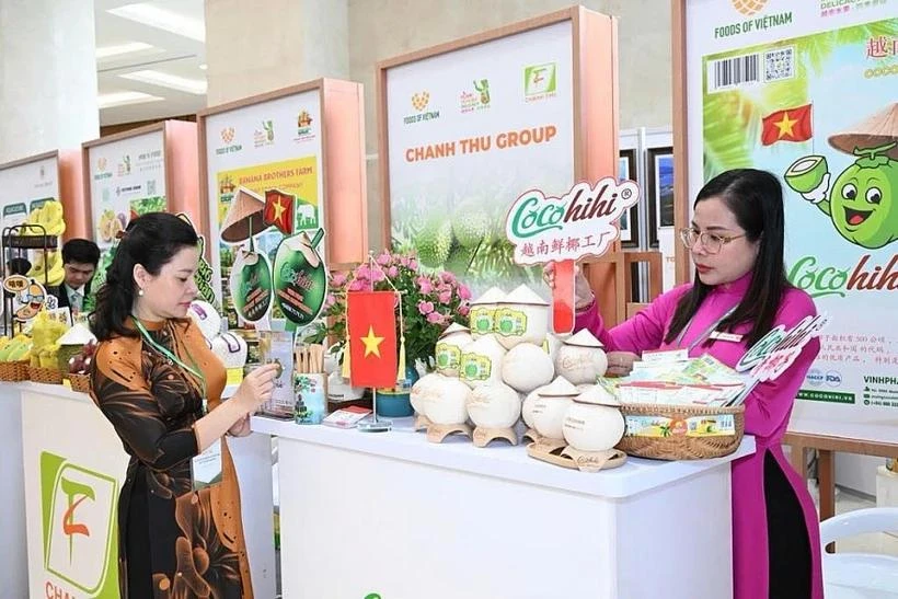 Exposición de productos agrícolas vietnamitas exportados a China. (Fuente: thoibaotaichinhvietnam.vn)