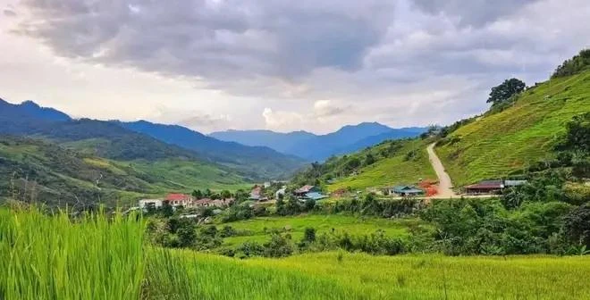 Se han formado muchas carreteras entre aldeas y comunas para ayudar a los habitantes de la provincia de Kon Tum a facilitar sus actividades económicas. (Fuente: VNA)