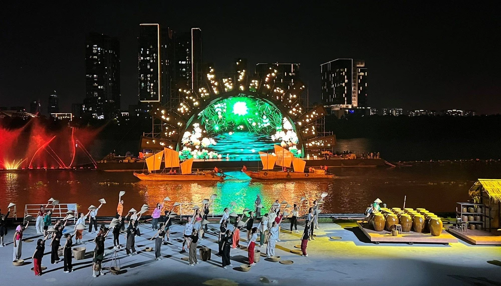 2023年胡志明市河流节上的一个节目。图自doanhnhansaigon.vn
