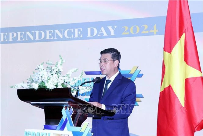 胡志明市人民委员会副主席阮文勇在庆典上发言。图自越通社