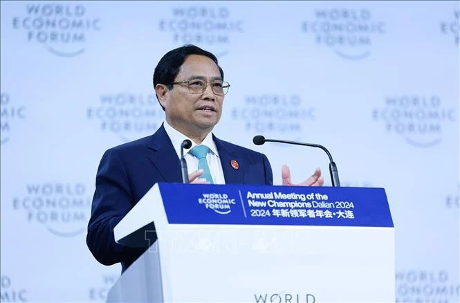 Le Premier ministre Pham Minh Chinh prend la parole lors de la séance d'ouverture de la 15e Conférence annuelle des pionniers du Forum économique mondial (FEM). Photo: VNA