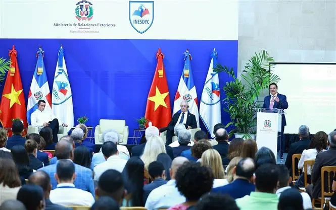 Le PM Pham Minh Chinh prononce un discours politique en République dominicaine. Photo: VNA