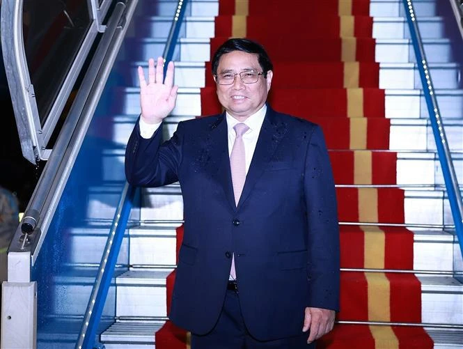 El primer ministro Pham Minh Chinh viaja a la India para una visita de Estado. (Foto: VNA)