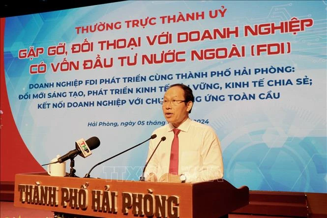 El secretario del Comité del Partido Comunista de Vietnam en Hai Phong, Le Tien Chau, habla en el evento. (Foto: VNA)