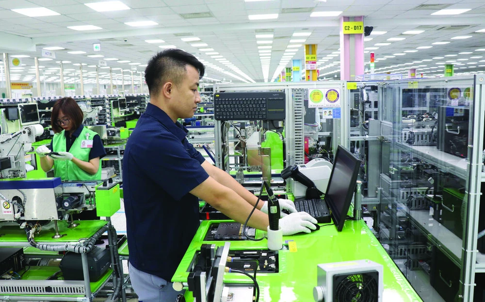 Au cours des quatre premiers mois de 2024, l’indice de production industrielle du Vietnam a augmenté de 6% sur un an. Photo : VNA/CVN 