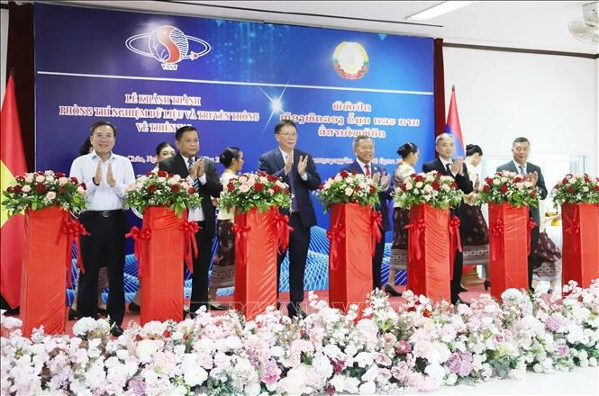 La cérémonie d'inauguration d'un laboratoire de données et de communication sur les catastrophes à Vientiane. Photo : VNA