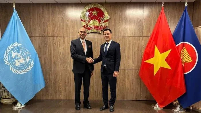 L'ambassadeur Dang Hoang Giang, chef de la Mission permanente du Vietnam auprès de l'ONU, a reçu le 11 septembre à New York l'ambassadeur Parvathaneni Harish, chef de la Mission permanente de l'Inde auprès de l'ONU. Photo : ministère des AE