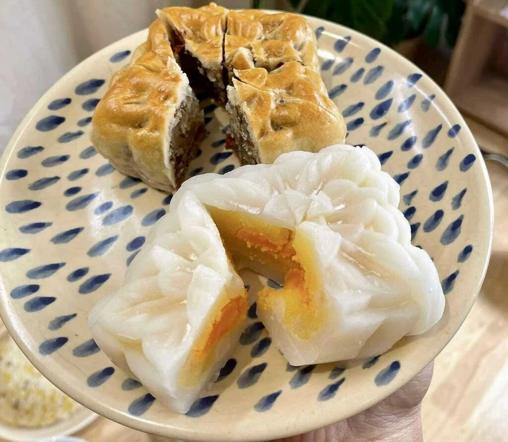 Le gâteau de lune de Bà Dân a un prix assez élevé par rapport aux autres gâteaux. Photo : CTV/CVN