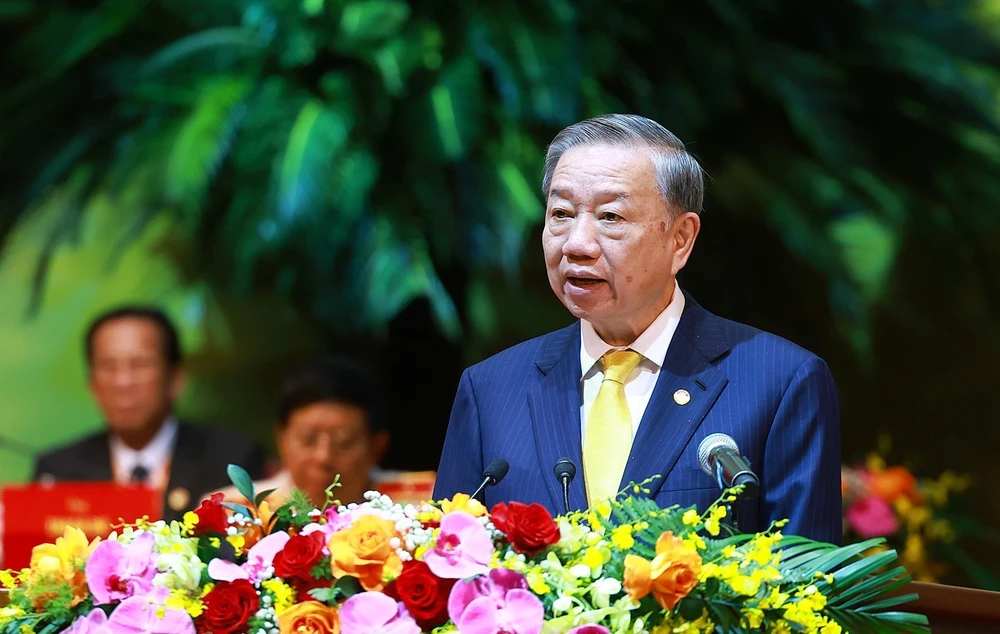 Le secrétaire général du Parti et président vietnamien To Lam prend la parole au 10e Congrès national du Front de la Patrie du Vietnam pour le mandat 2024-2029. Photo : VNA